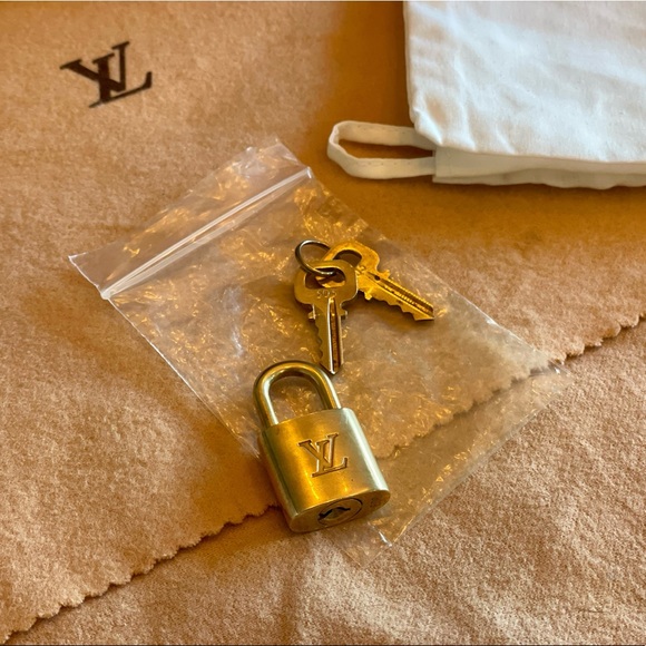 100% Authentic Louis Vuitton Alma Bag - Picture 15 of 16